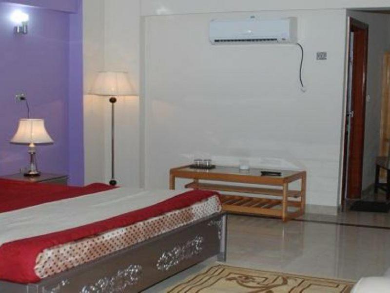 Mir Continental Hotel Muzaffarabad Exterior photo