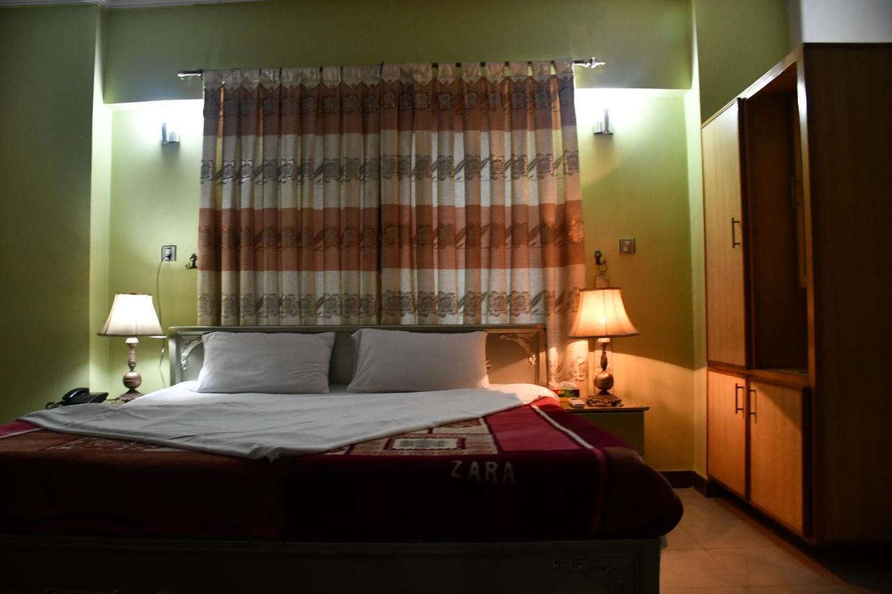 Mir Continental Hotel Muzaffarabad Exterior photo
